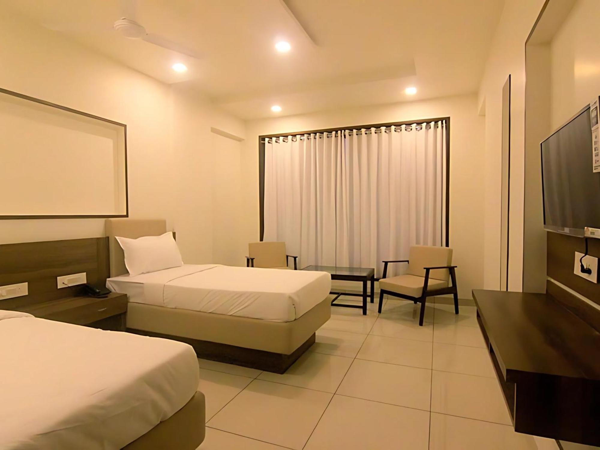 Srijan Inn Ābu Road Exteriör bild